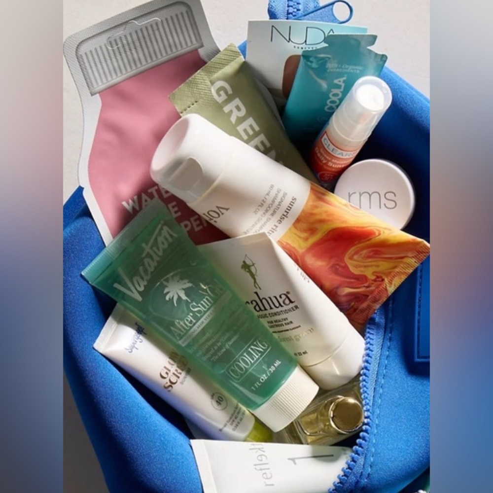 NWT FREE PEOPLE Favorites Spring Beauty Bag